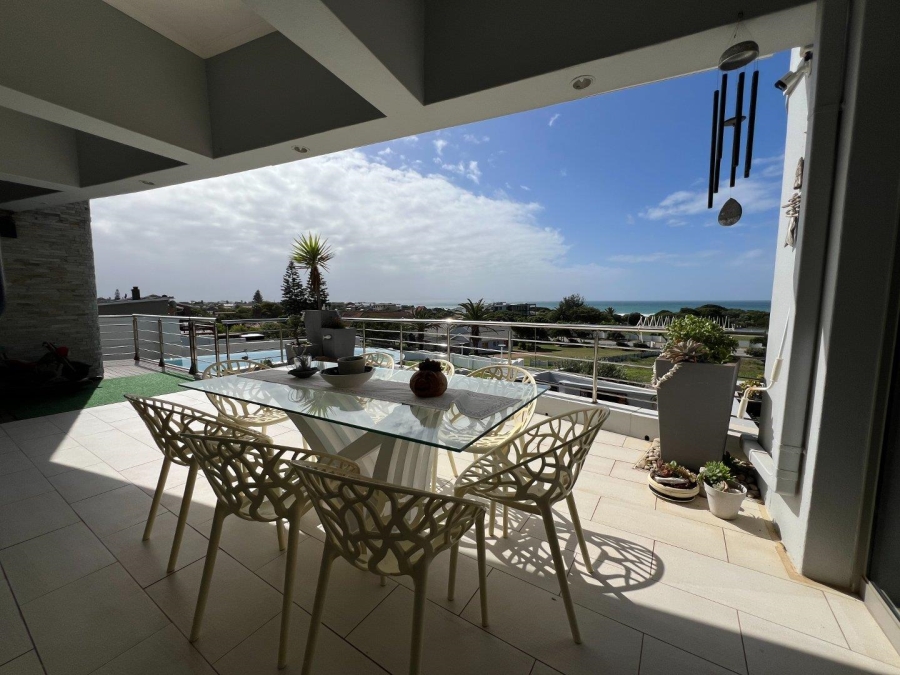 4 Bedroom Property for Sale in Jeffreys Bay Central Eastern Cape